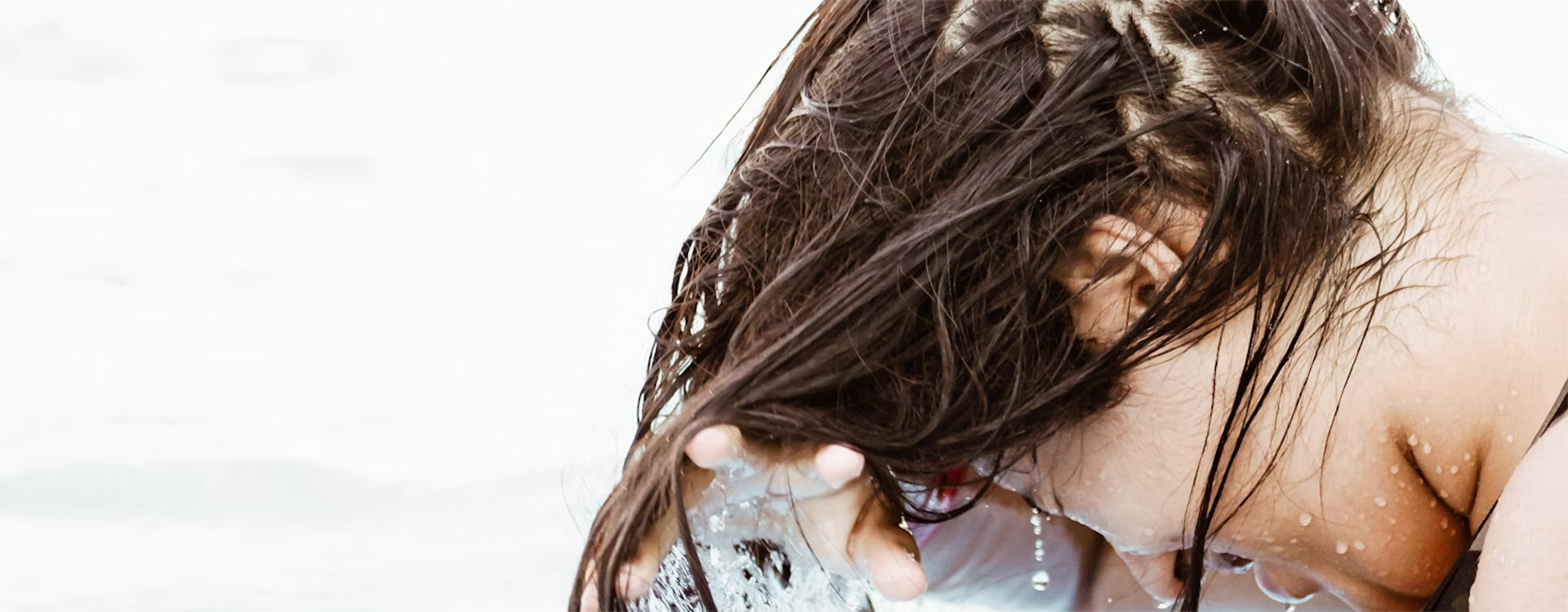 Einflussfaktoren auf die Kopfhaut: Ernährung, Hormone, Stress, Umwelt, Pflege