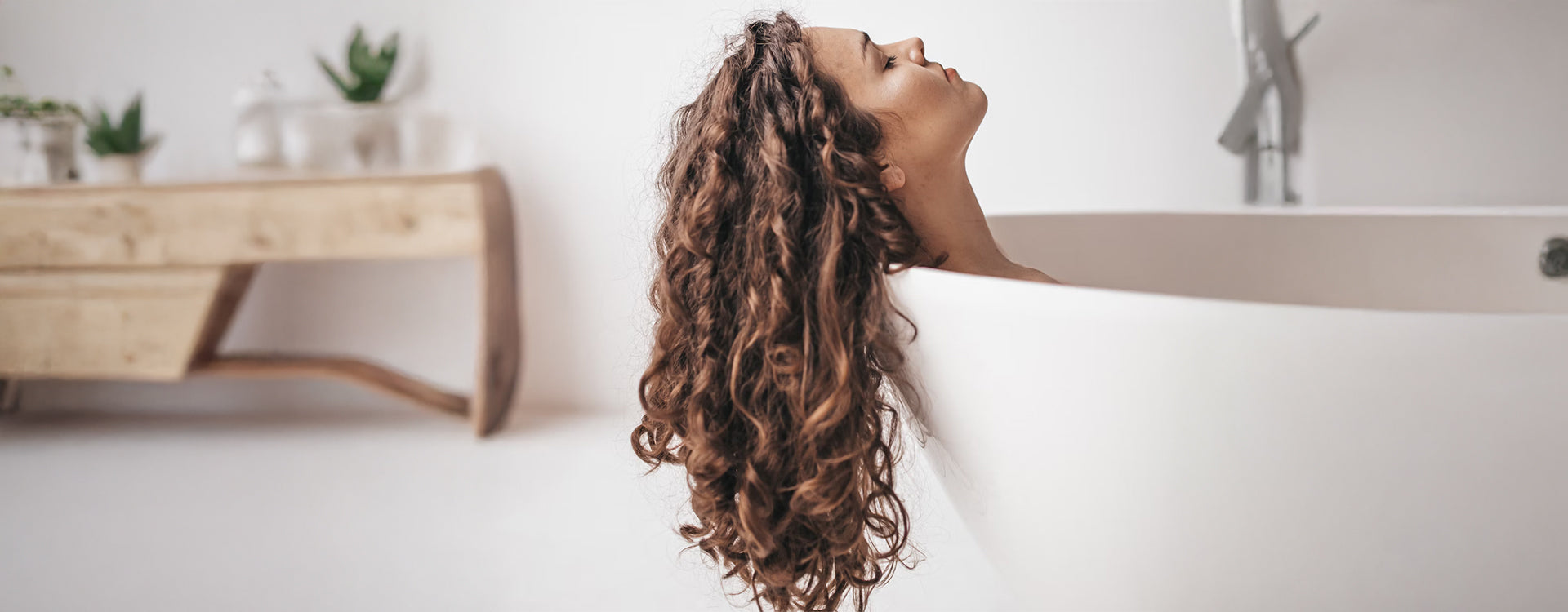 Gesunde Kopfhaut als Basis für kräftiges, schönes Haar